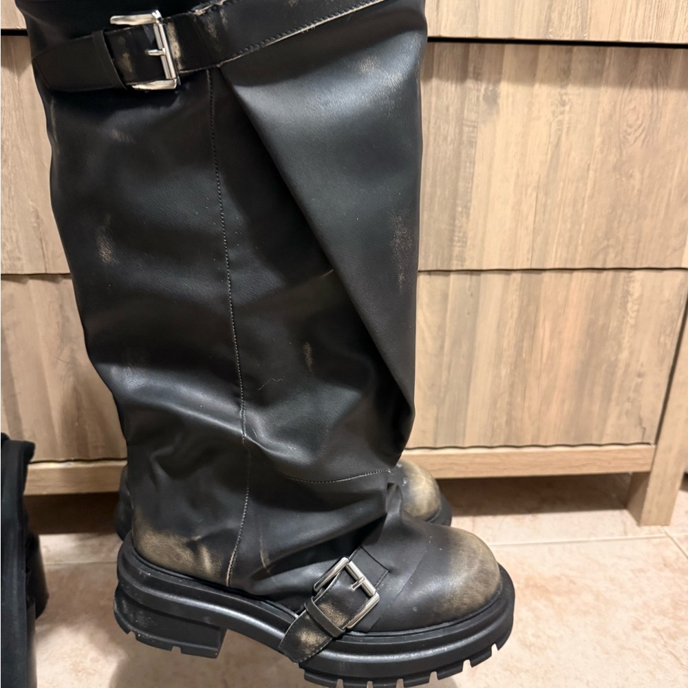 Women’s Grunge Vegan Leather Boots - Picture 2 of 6